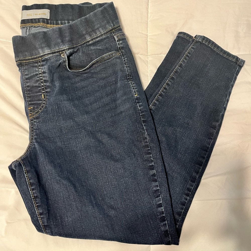 Levi’s Skinny Pull on Jeans